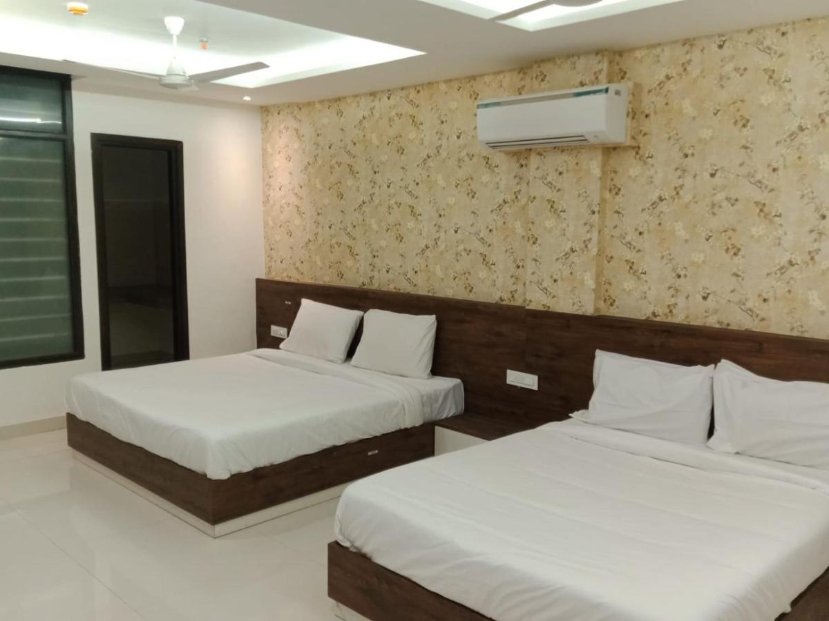Hotel Golden Leaf Mohali Экстерьер фото