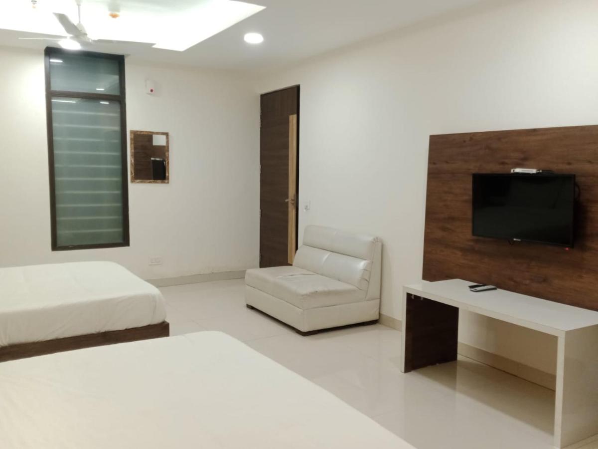 Hotel Golden Leaf Mohali Экстерьер фото