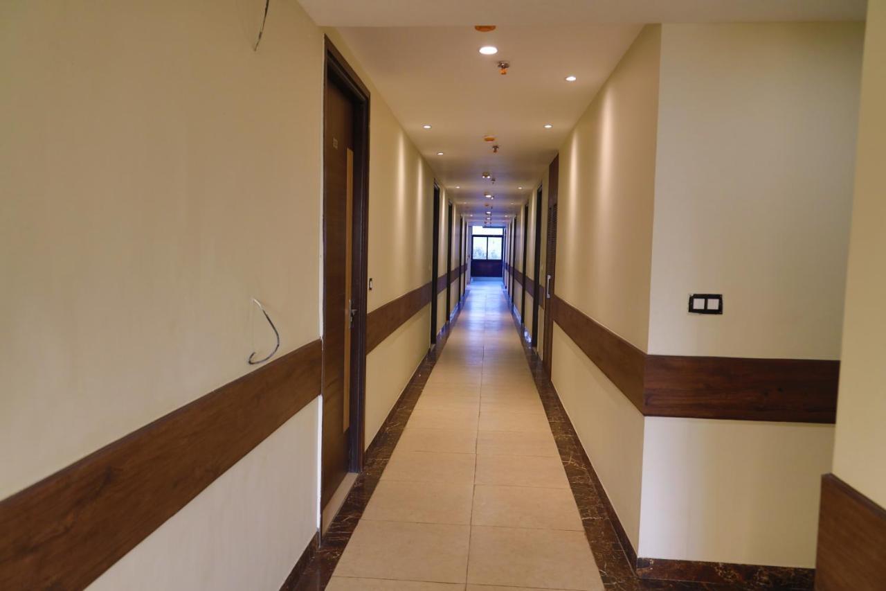 Hotel Golden Leaf Mohali Экстерьер фото
